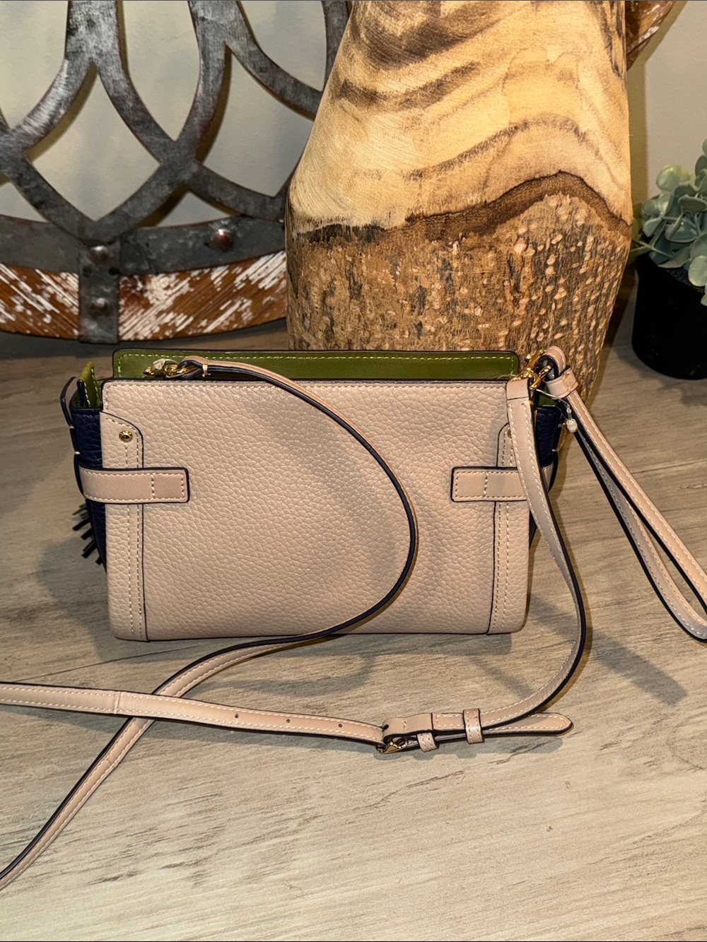 Coach Swagger Beige and Olive Green Leather Crossbody w/ tag & Floral Charm - Picture 5 of 10